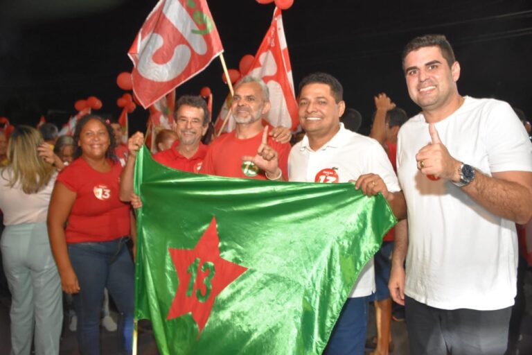 Eraldo Paiva e Poti Neto mobilizam eleitores em caminhada pelo Bairro Jardins